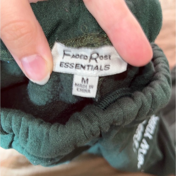 Green sweat pants - Picture 3 of 3